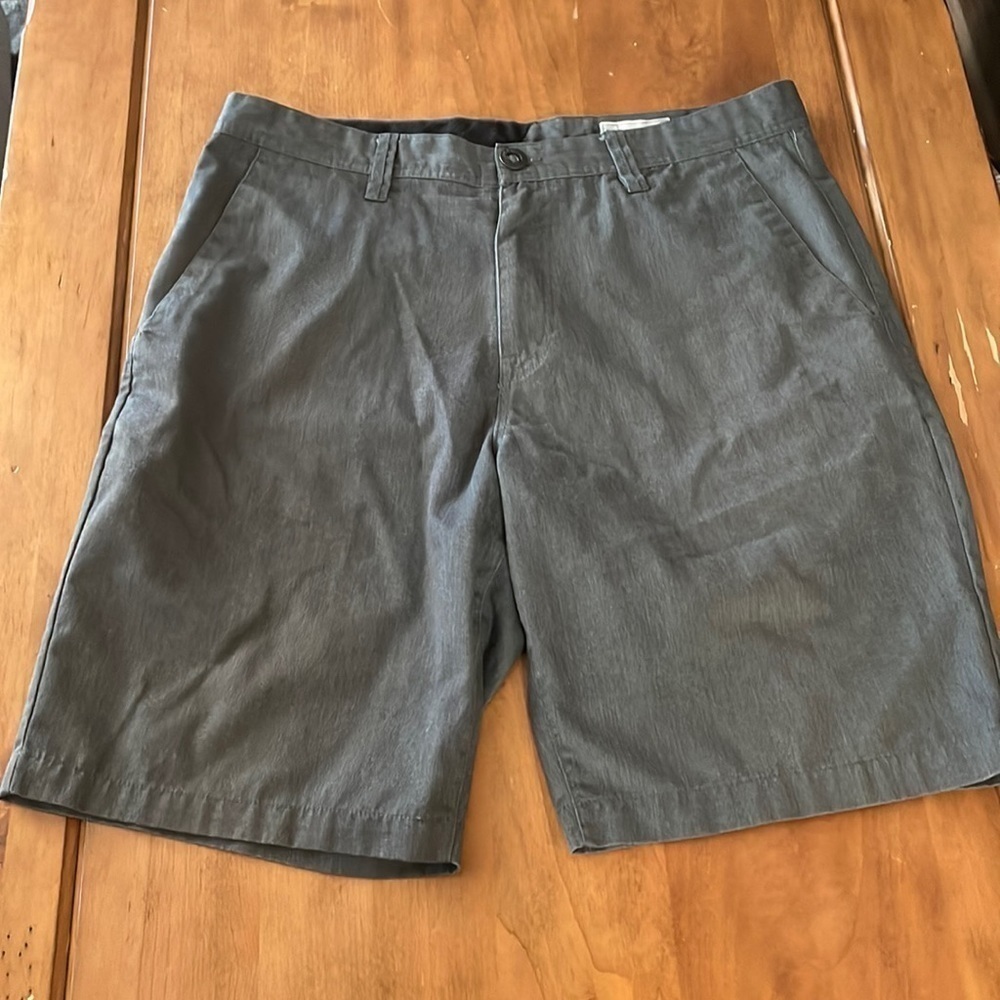 Volcom Flat Front Shorts Size 36